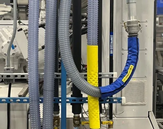 Colour-coded hoses in a production plant